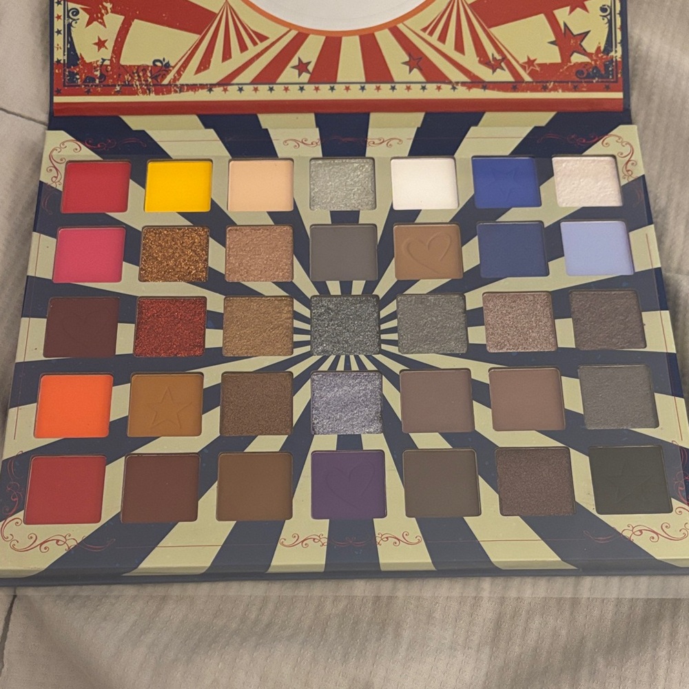 Beauty Creations Ring Master Palette - Bold Red and Blue